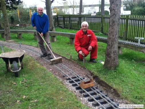 Ballasting the ground level track